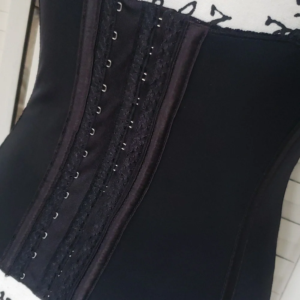 Vedette black padded bra strong adjustable lace corset 36D